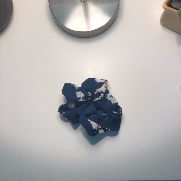 a three pack of scrunchies :) - Picture 3 of 4